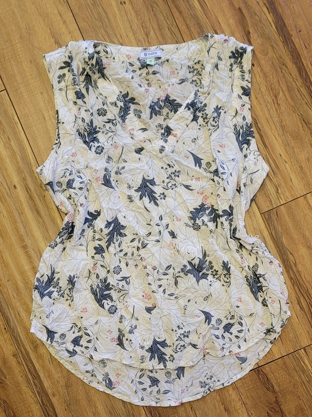Susina Cream Floral V-Neck Sleeveless Blouse with Navy & Pink Accents